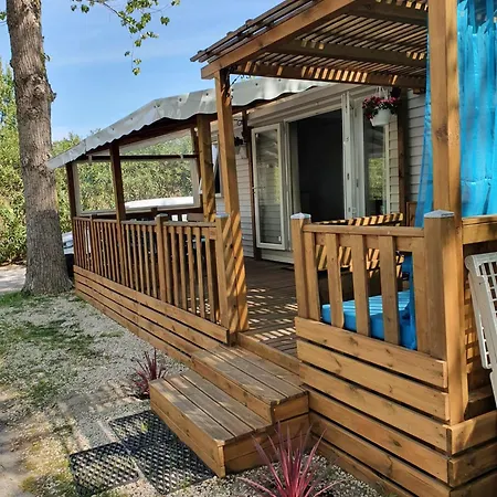 Campsite Mobil-home 4**** La Marine *