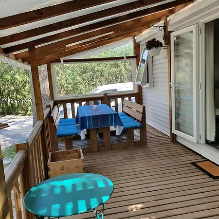 Campsite Mobil-home 4**** La Marine *