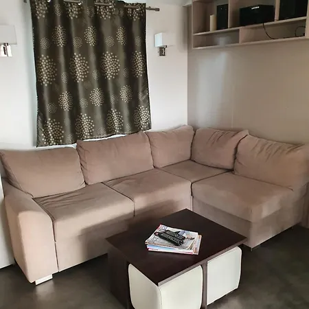 مكان تخييم Mobil-home 4**** La Marine لو غراو دو روا